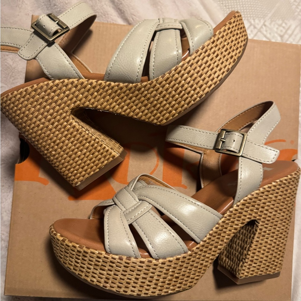 Korks Platform Sandals
